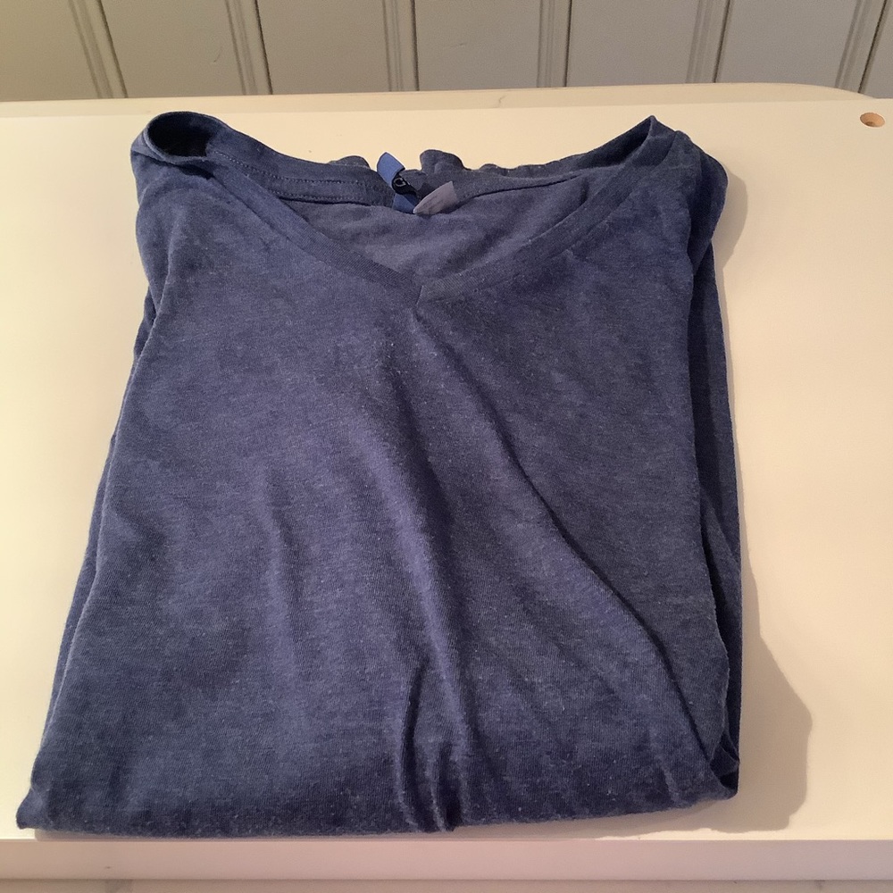 Divided by H&M men’s v neck t shirt